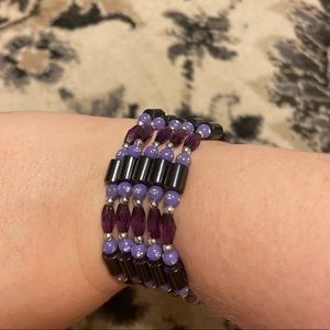 NWOT Beautiful Unique Magnetic Bracelet
